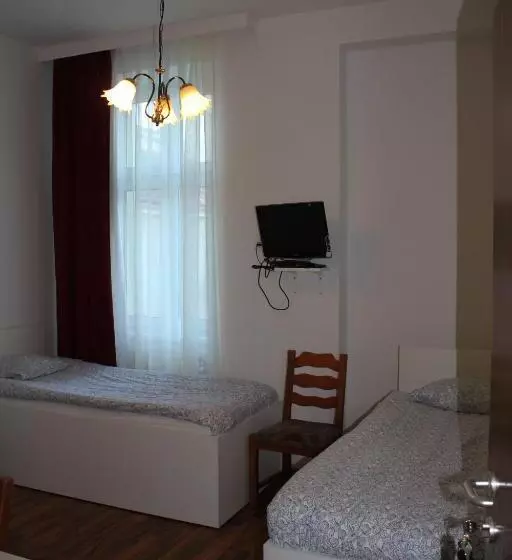 エコノミールーム, Arnes Hotel Vienna