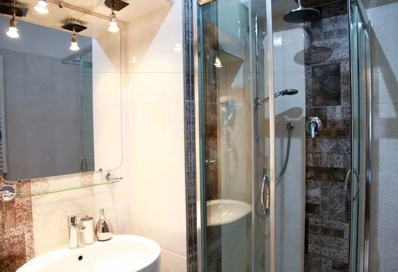 اتاق استاندارد, Navona Nice Room