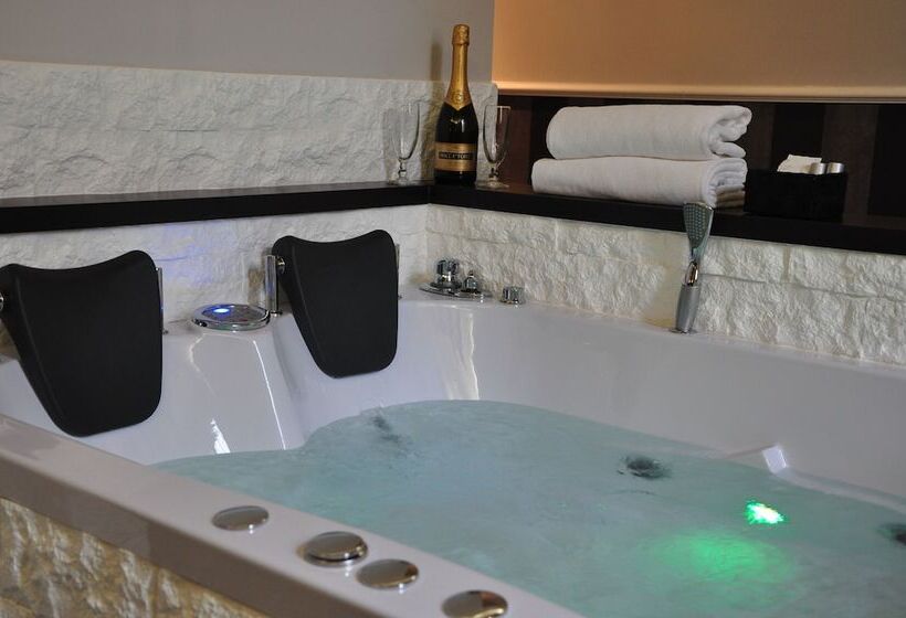 סוויטה עם ג'קוזי, Navona Nice Room