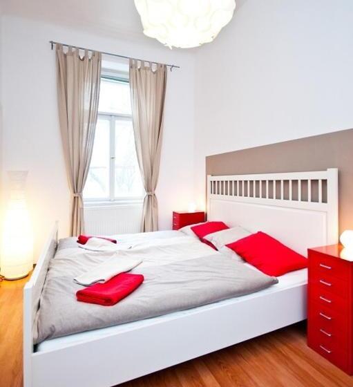 Quarto Estandar Banheiro Compartilhado, Budget Apartment