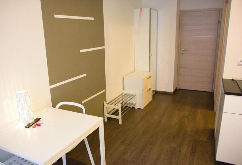 Delüks Stüdyo, Budget Apartment