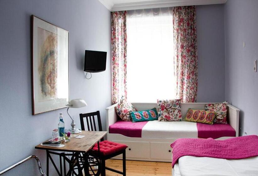 اتاق عادی یک تخته, Das Hotel In München