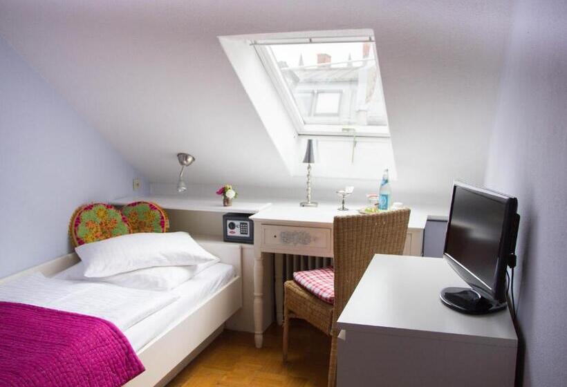 اتاق عادی یک تخته, Das Hotel In München