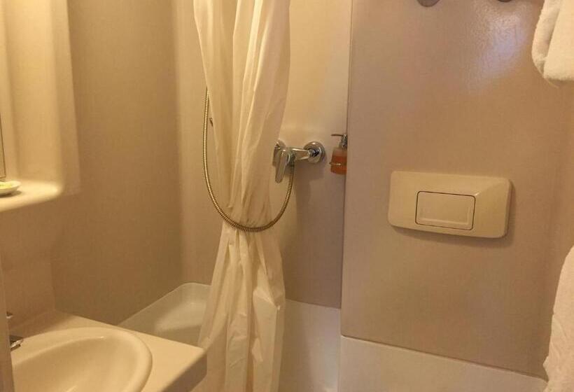 اتاق راحتی یک تخته, Das Hotel In München