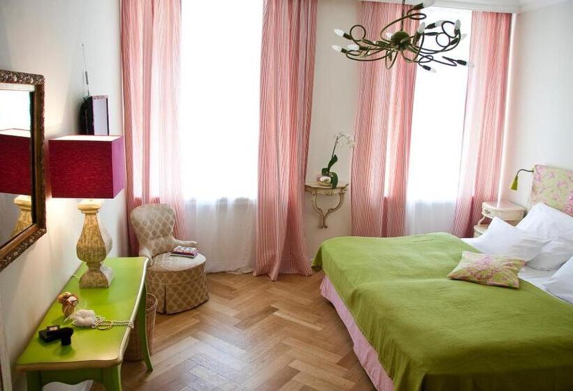 Номер Комфорт, Das Hotel In München