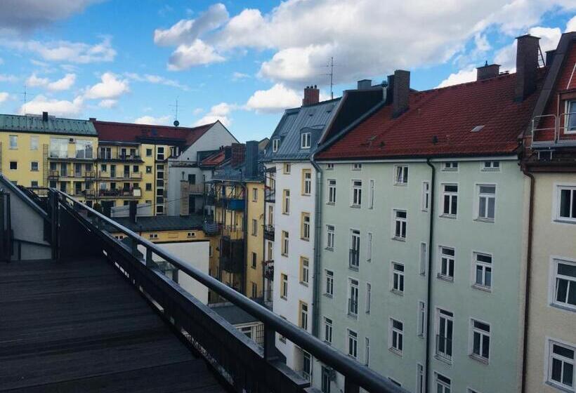 اتاق پرمیوم, Das Hotel In München