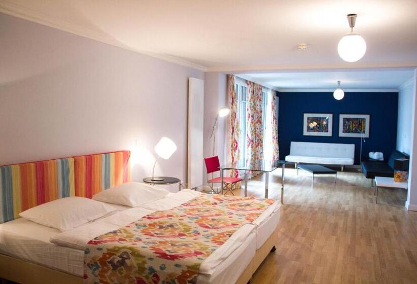 Номер Премиум, Das Hotel In München