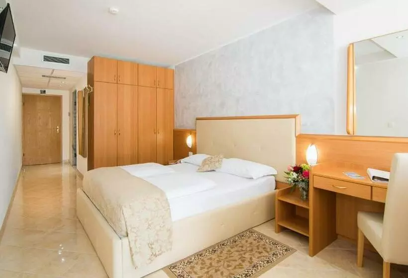 اتاق استاندارد با بالکن, Hedera Maslinica Hotels & Resorts