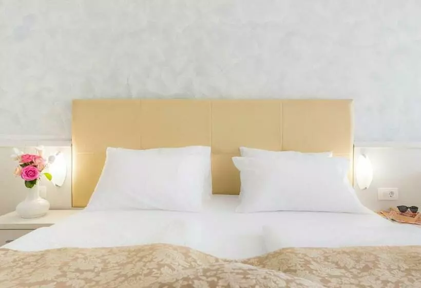 اتاق استاندارد با بالکن, Hedera Maslinica Hotels & Resorts
