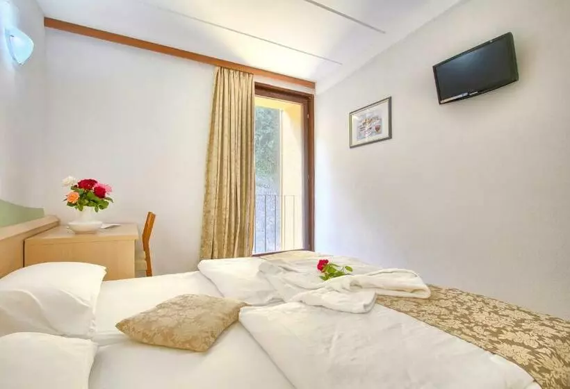 اتاق اکونومی یک تخته, Hedera Maslinica Hotels & Resorts