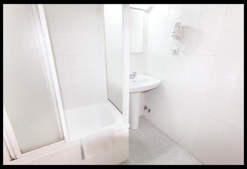 スタンダードトリプルルーム, Hostal Estacion