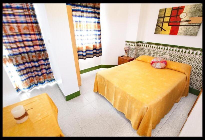 Номер Стандарт, Hostal Estacion