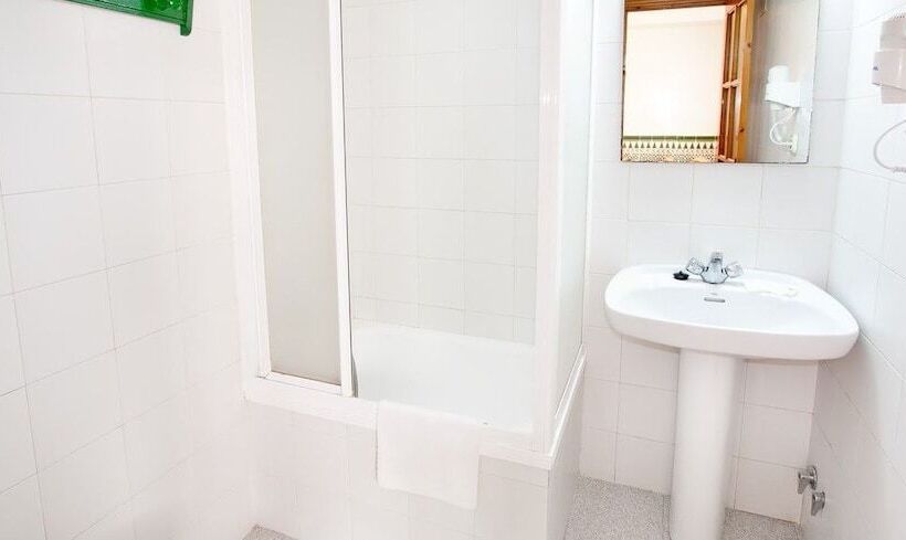 Номер Стандарт Трехместный, Hostal Estacion
