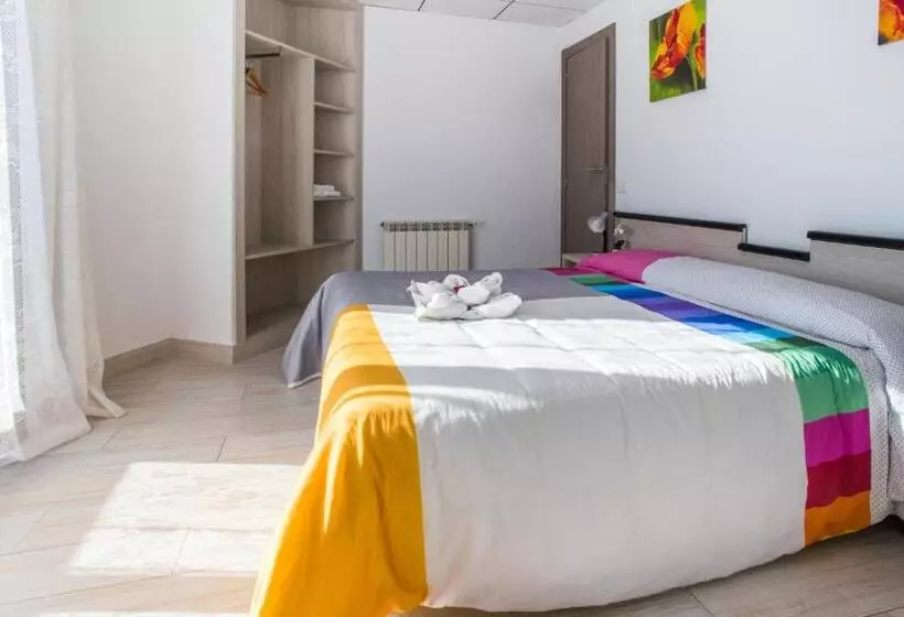 اتاق استاندارد, Hostal Pardo