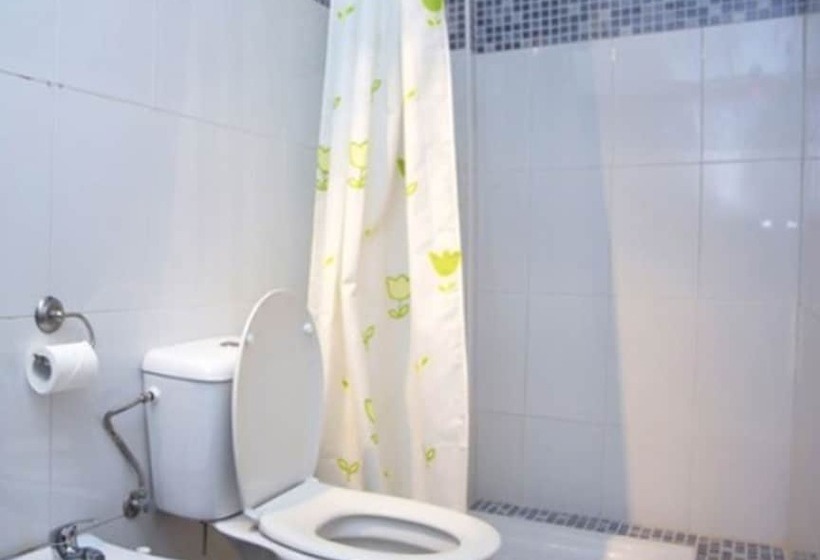 اتاق استاندارد سه نفره, Pensión Santa María La Blanca