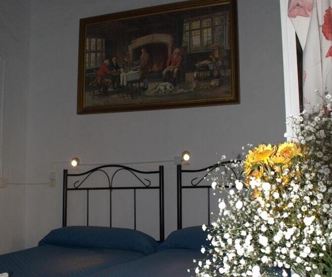 اتاق استاندارد با سرویس بهداشتی مشترک, Pensión Santa María La Blanca