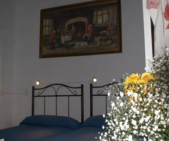 اتاق استاندارد با سرویس بهداشتی مشترک, Pensión Santa María La Blanca