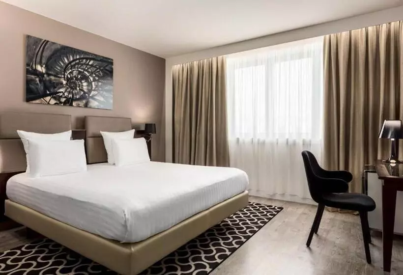 キングサイズベッドのデラックスルーム, Ac Hotel Paris Porte Maillot By Marriott