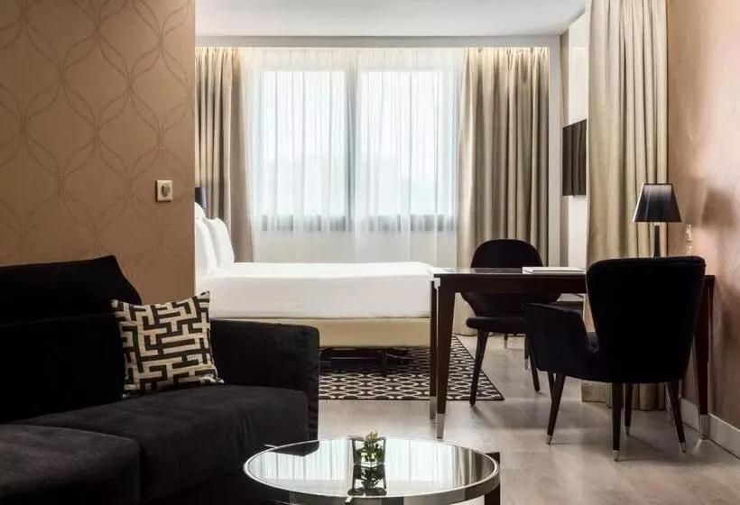プレステージファミリールーム, Ac Hotel Paris Porte Maillot By Marriott