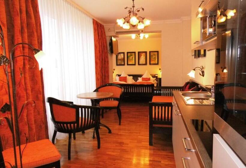 스탠다드 트리플 룸, Aparthotel Guzulka & Restaurant