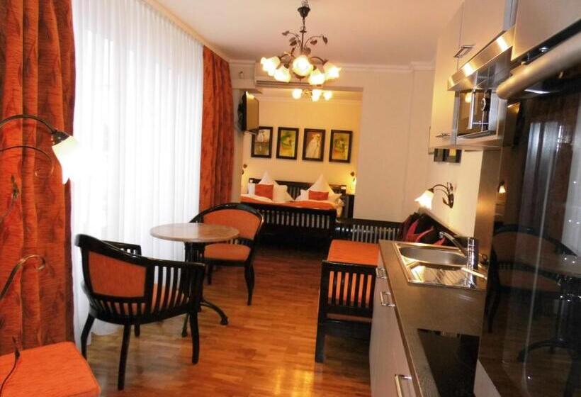 스탠다드 트리플 룸, Aparthotel Guzulka & Restaurant