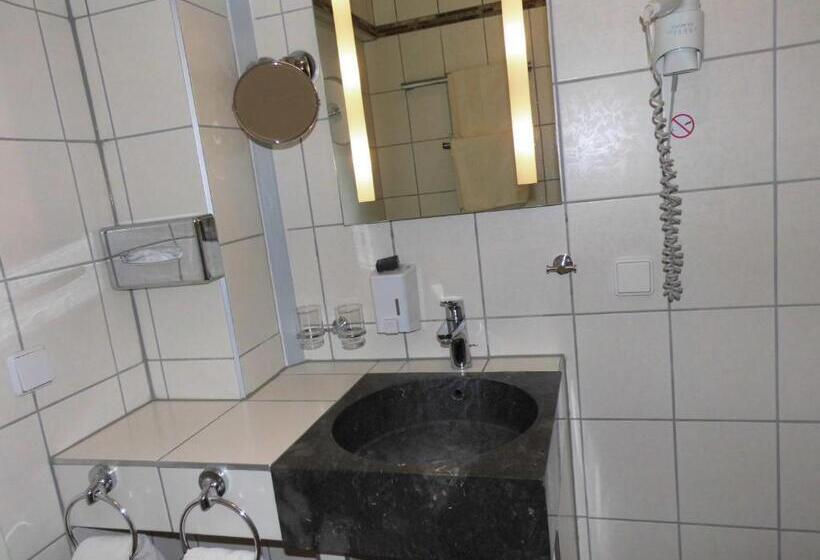 스탠다드 스튜디오, Aparthotel Guzulka & Restaurant