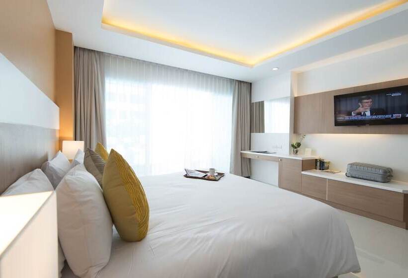 디럭스 룸, Chanalai Hillside Resort, Karon Beach