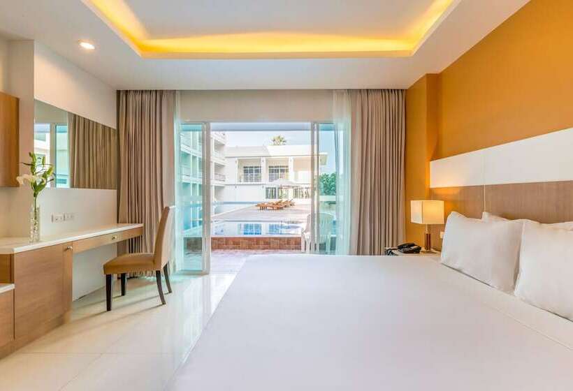 디럭스 룸, Chanalai Hillside Resort, Karon Beach