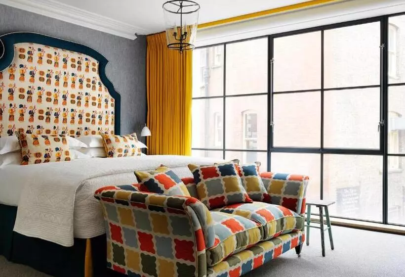 Deluxe Room, Ham Yard Hotel, Firmdale Hotels