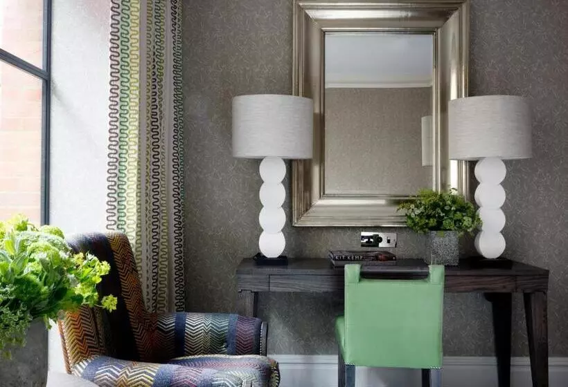 Deluxe Room, Ham Yard Hotel, Firmdale Hotels