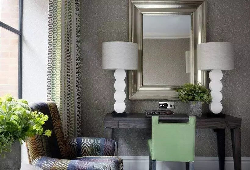 Deluxe Room, Ham Yard Hotel, Firmdale Hotels