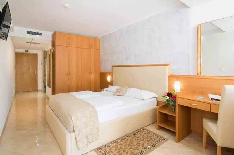 اتاق استاندارد با بالکن, Hedera Maslinica Hotels & Resorts