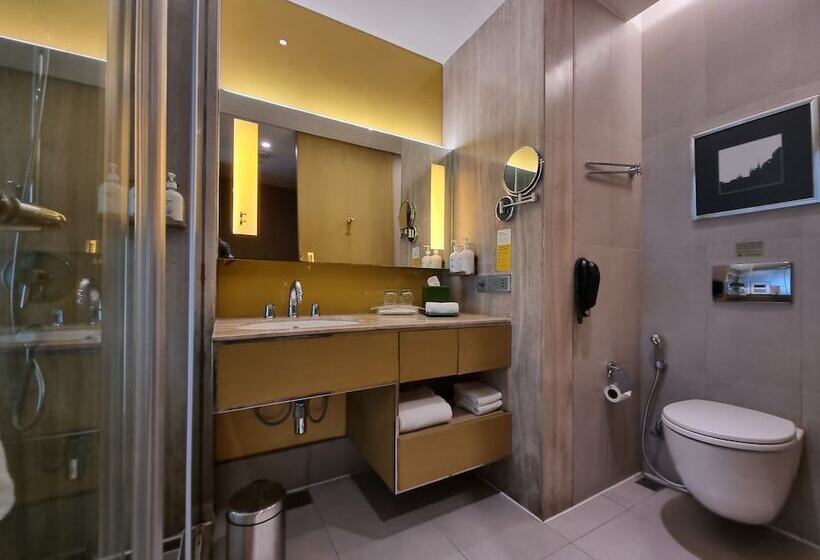 标准间带双人床, Holiday Inn New Delhi International Airport, An Ihg