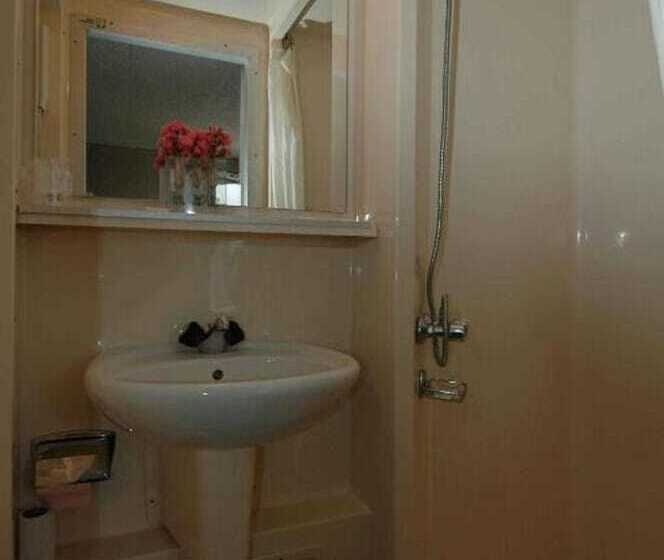 标准三人间, Restaurant Maison Blanche