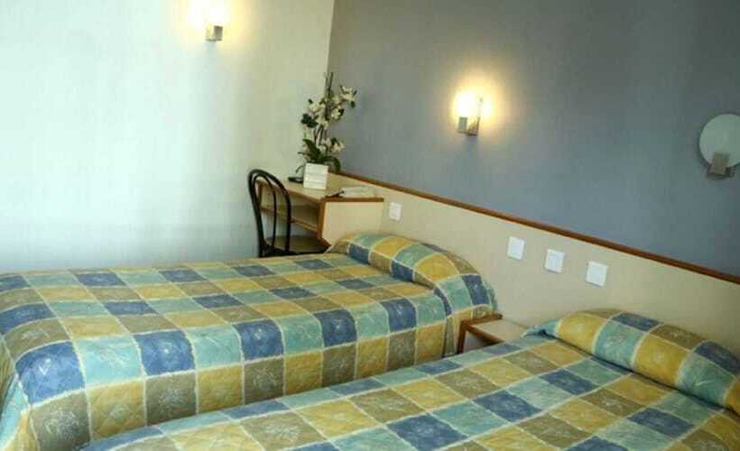 标准三人间, Restaurant Maison Blanche