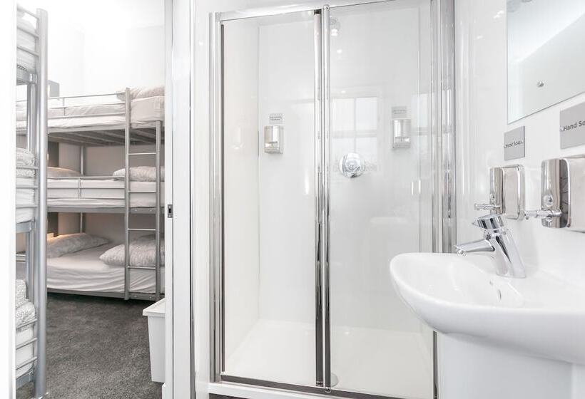 تختخواب در اتاق مشترک, West End