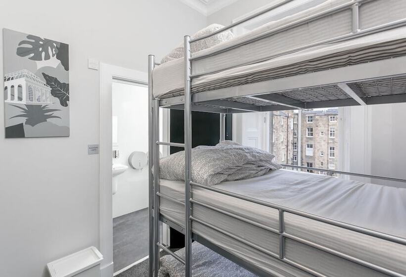 تختخواب در اتاق مشترک, West End