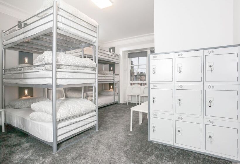 تختخواب در اتاق مشترک, West End