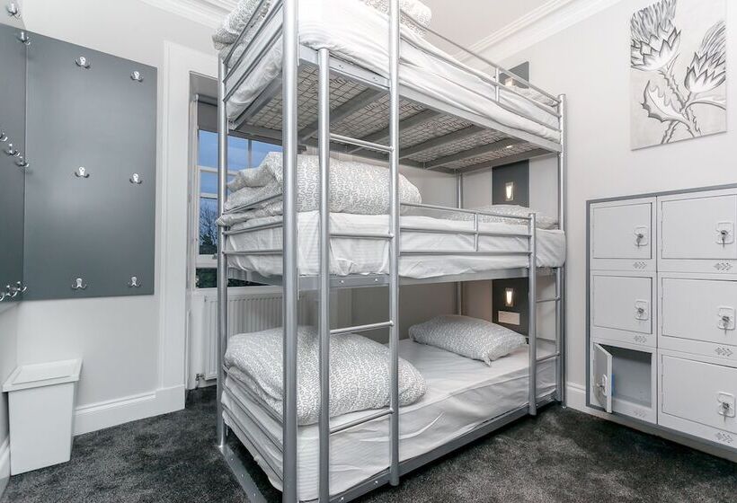 تختخواب در اتاق مشترک, West End