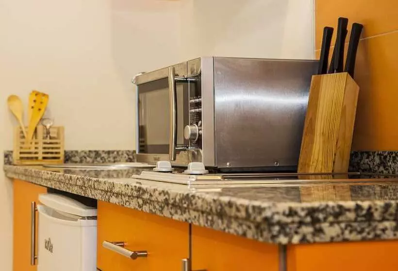 Standard-studio, Rey De Sevilla Flats Macarena