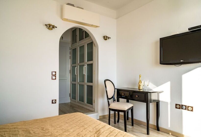 חדר אקזקיוטיב עם נוף, Delfini Villas