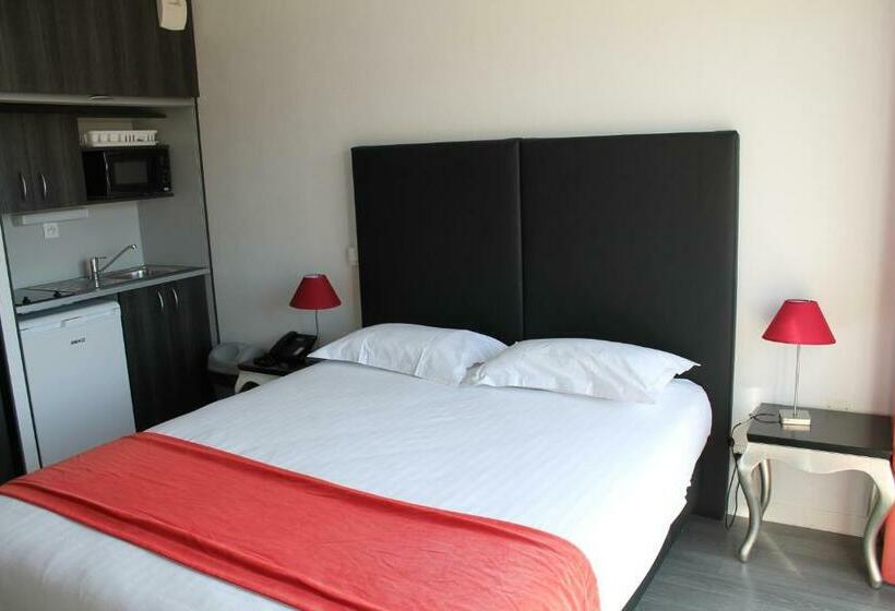 스탠다드 스튜디오, Adonis La Baule