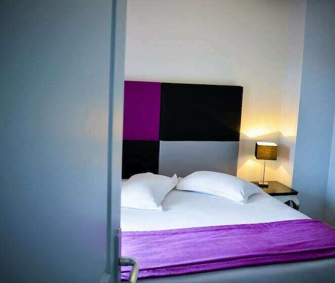 스탠다드 스튜디오 (테라스구비), Adonis La Baule