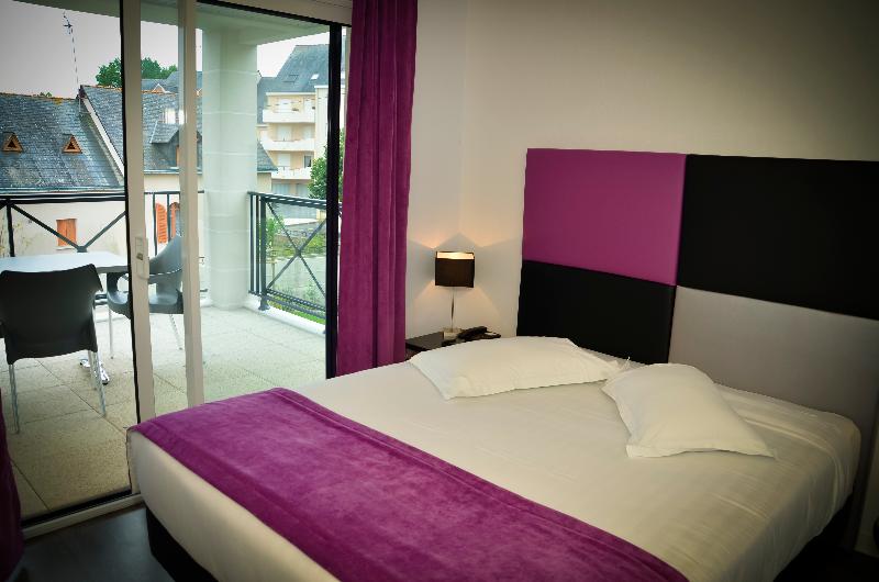 스탠다드 스튜디오 (테라스구비), Adonis La Baule