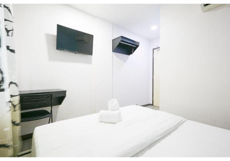 스탠다드 스튜디오, Adonis La Baule