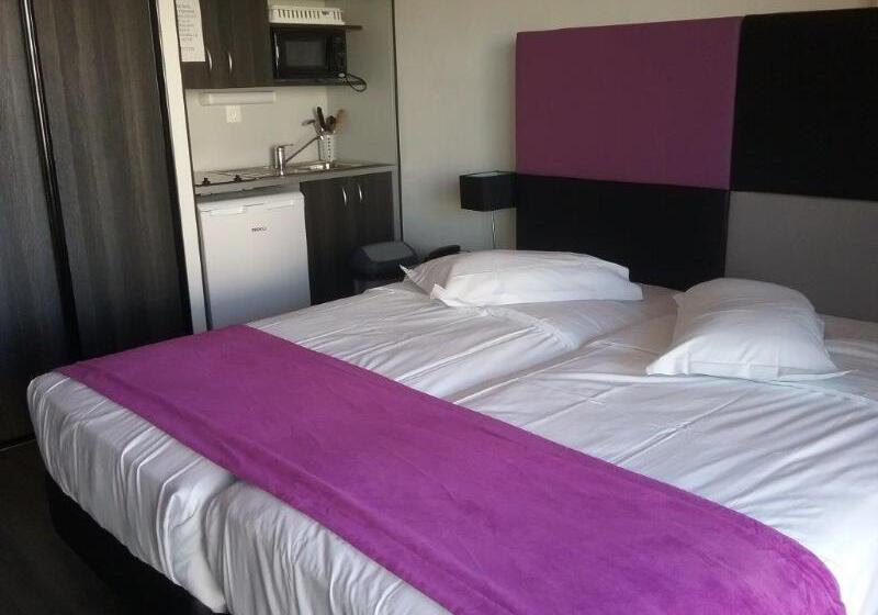 스탠다드 스튜디오, Adonis La Baule