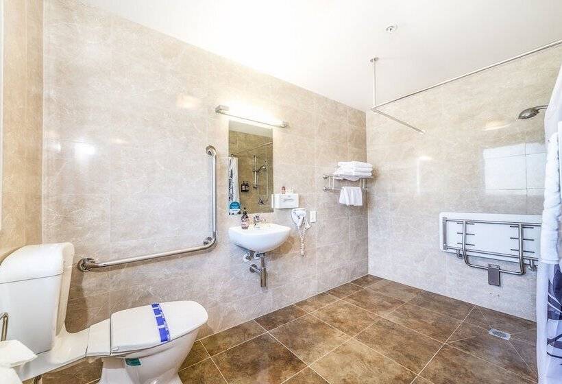 חדר אקזקיוטיב, Alexander Inn