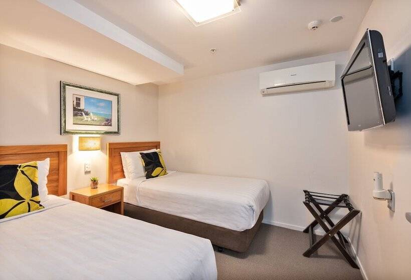 סוויטה, Alexander Inn