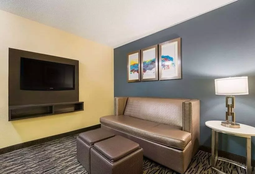スイート, Best Western Bradbury Inn & Suites