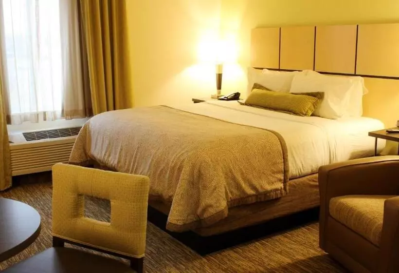 キングサイズベッドのスイートルーム, Candlewood Suites Sioux City   Southern Hills, An Ihg